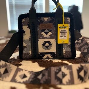 Wrangler Geometric (Aztec) Black and White Crossbody Bag